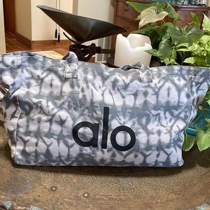 Alo tote